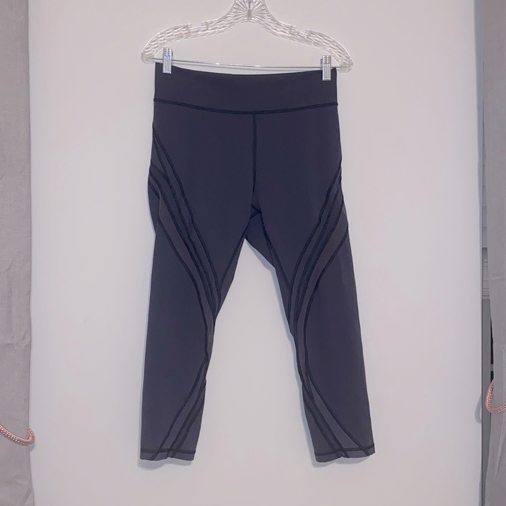 Navy Lulu Lemon leggings 🍋